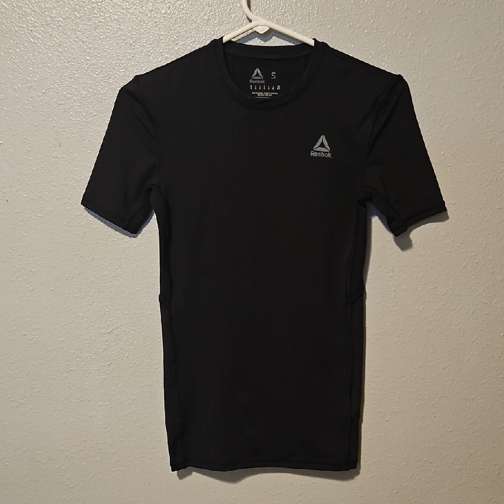 Reebok Black Short Sleeve Tees